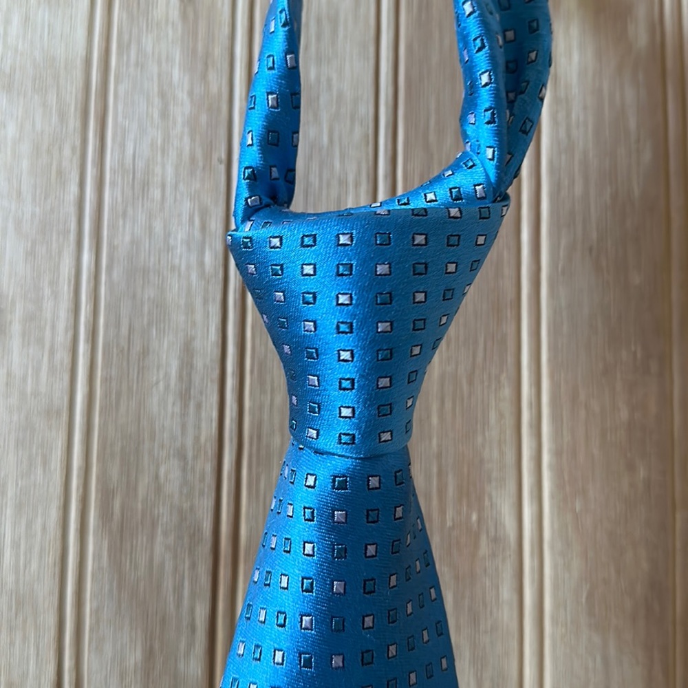 Croft and Barrow - Blue and Silver Tie